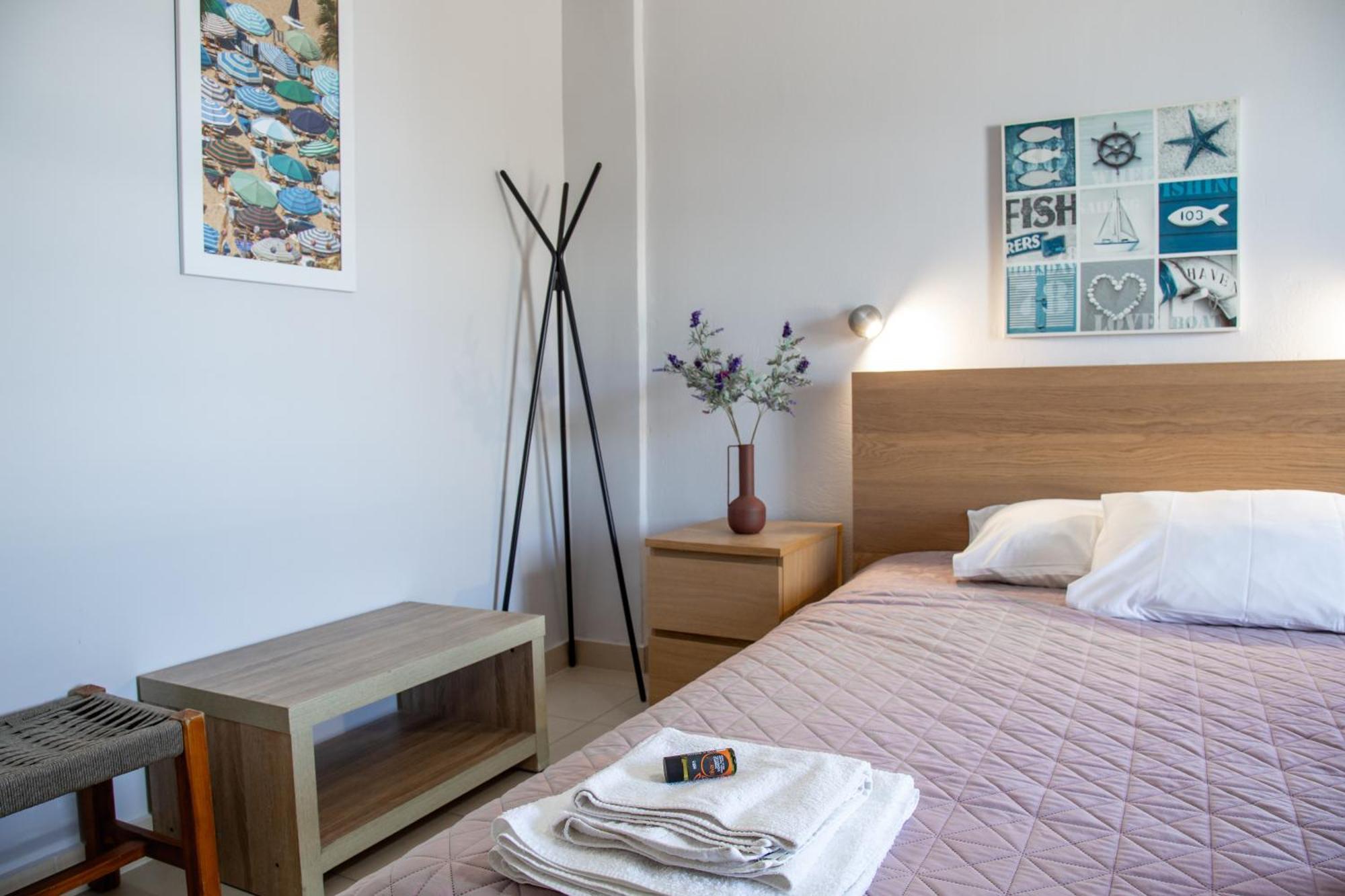 Nefeli Rooms Agia Marina Extérieur photo