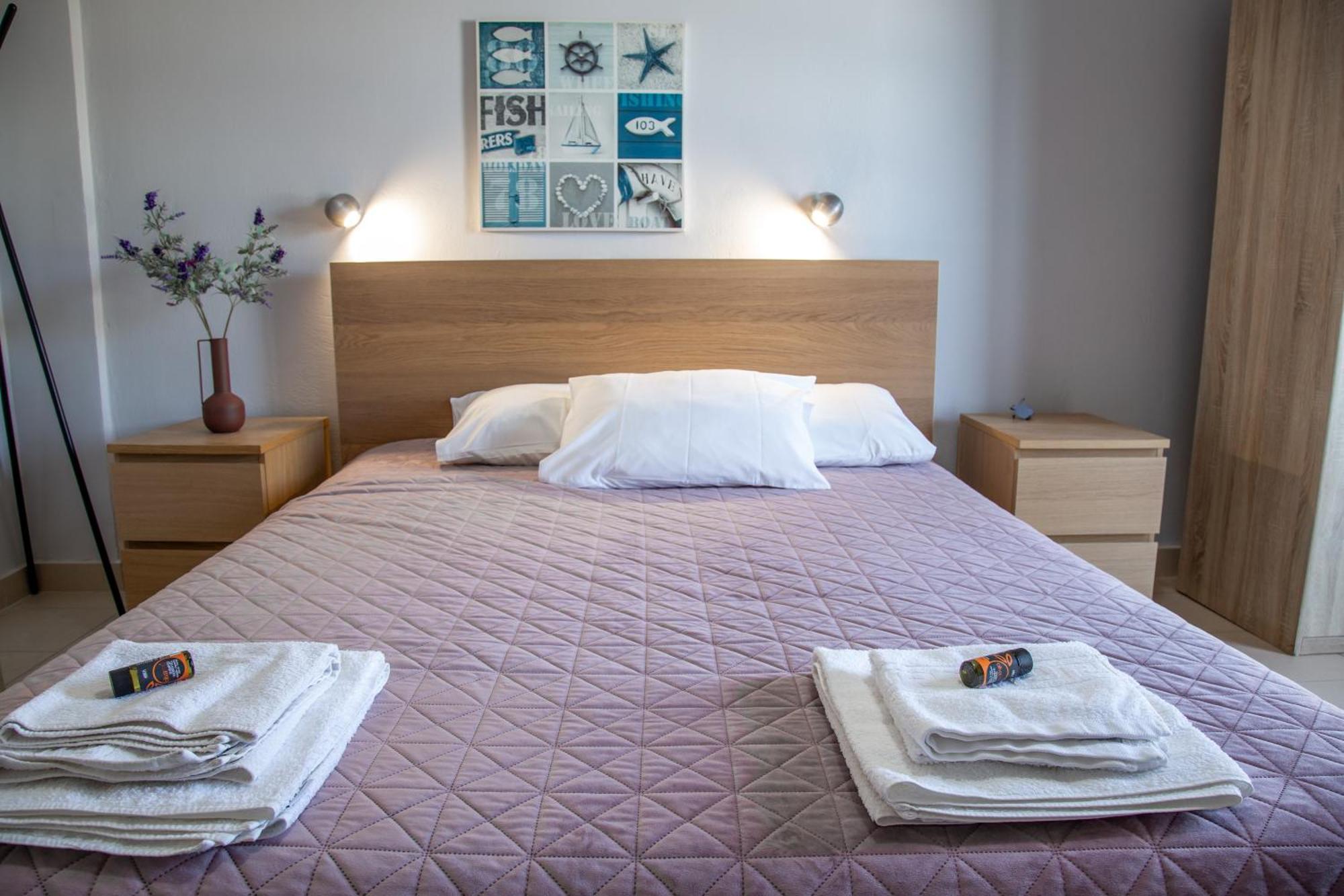 Nefeli Rooms Agia Marina Extérieur photo
