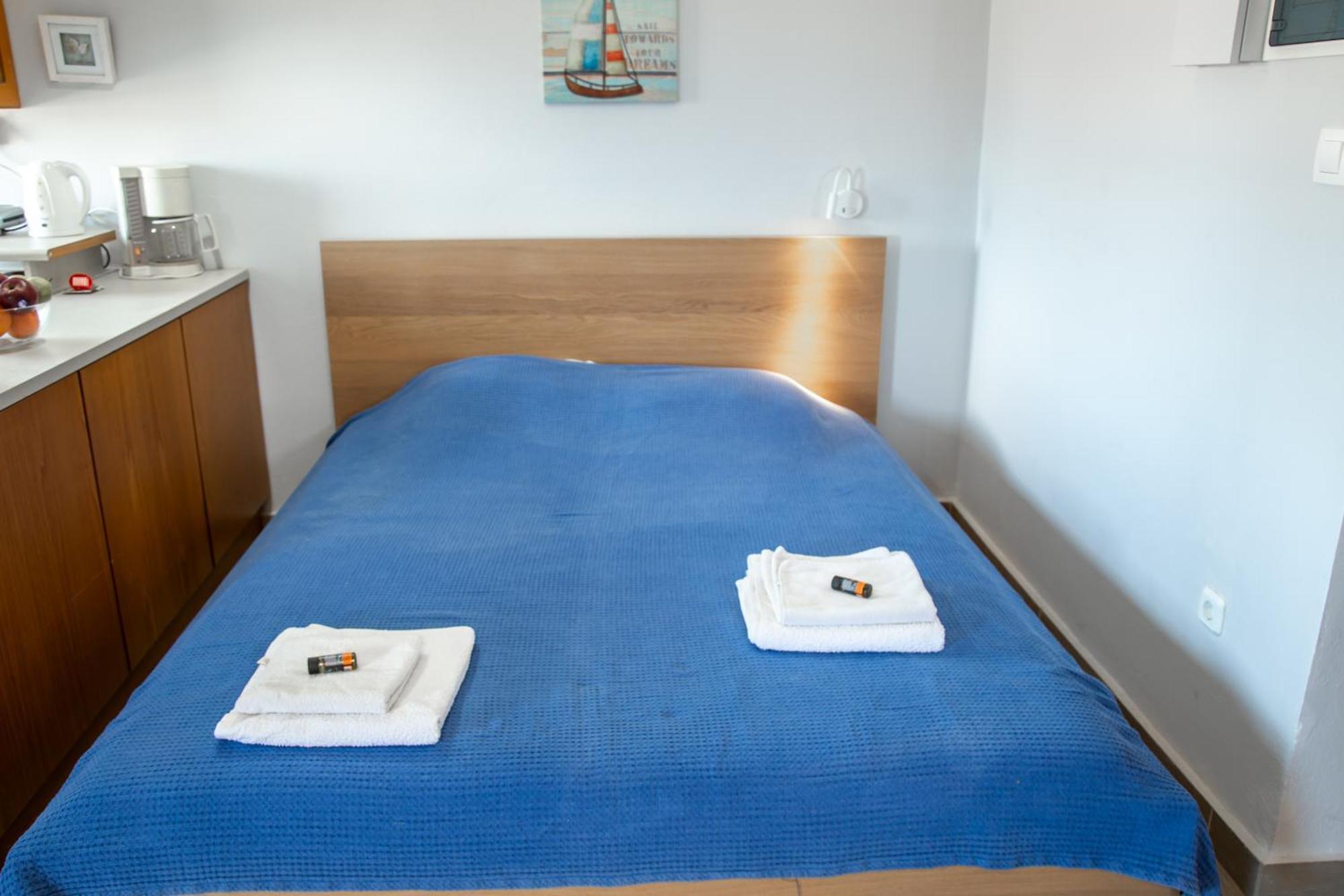 Nefeli Rooms Agia Marina Extérieur photo