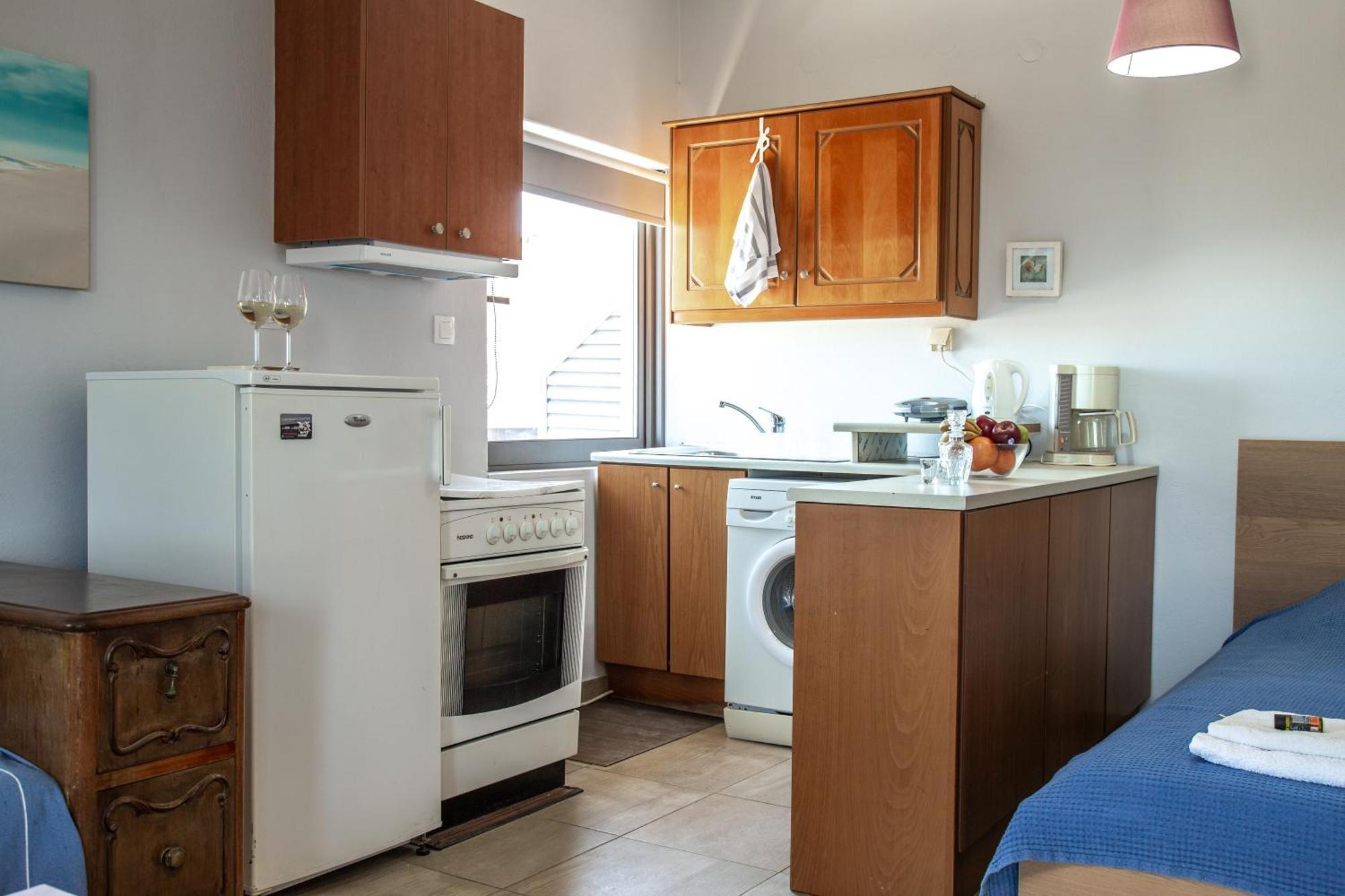 Nefeli Rooms Agia Marina Extérieur photo