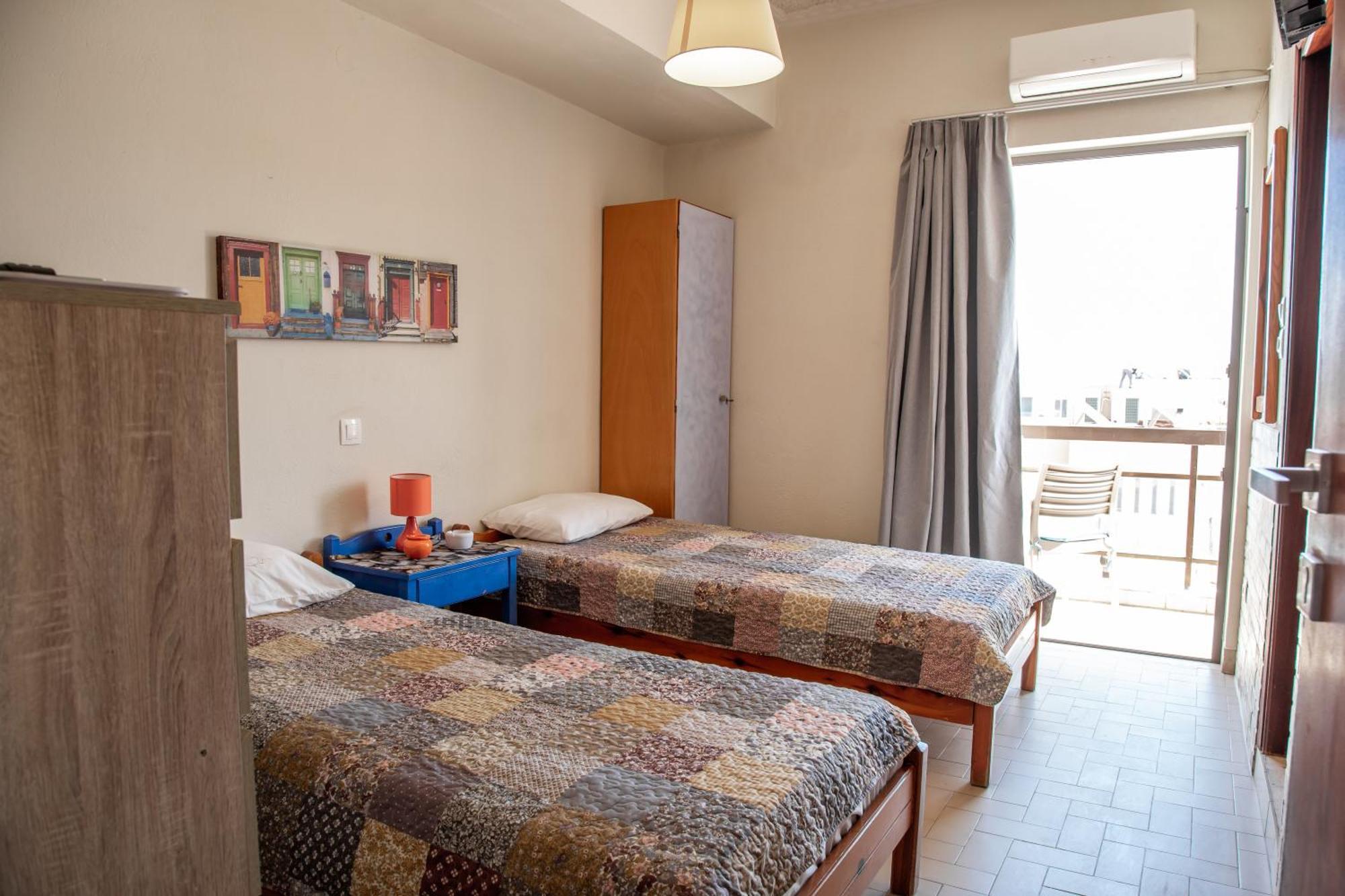 Nefeli Rooms Agia Marina Extérieur photo