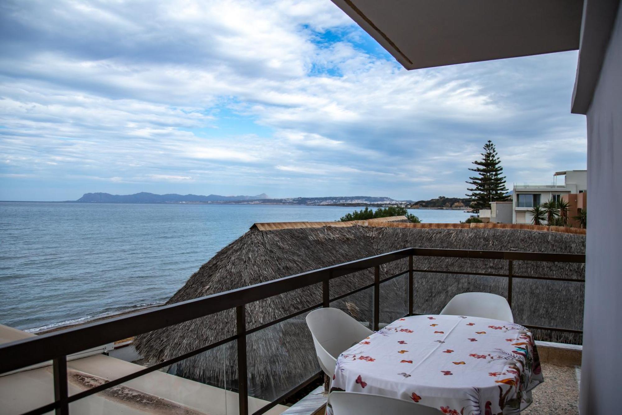 Nefeli Rooms Agia Marina Extérieur photo