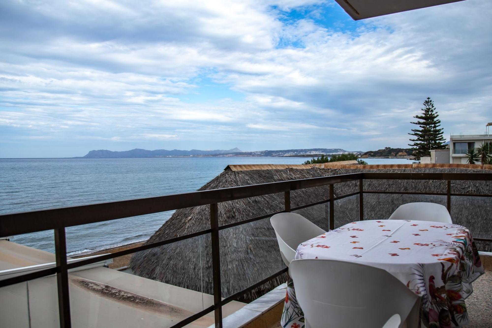 Nefeli Rooms Agia Marina Extérieur photo