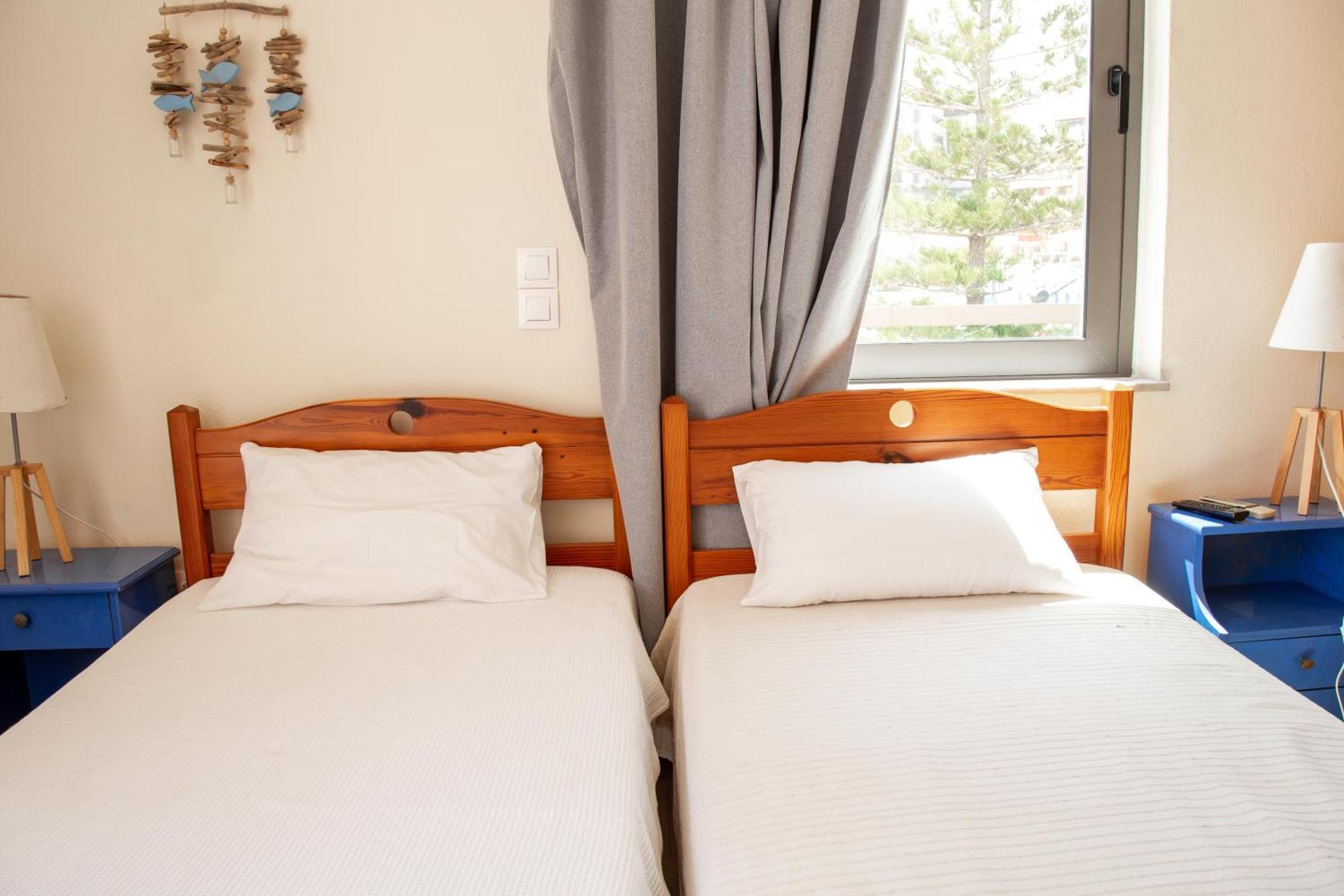 Nefeli Rooms Agia Marina Extérieur photo