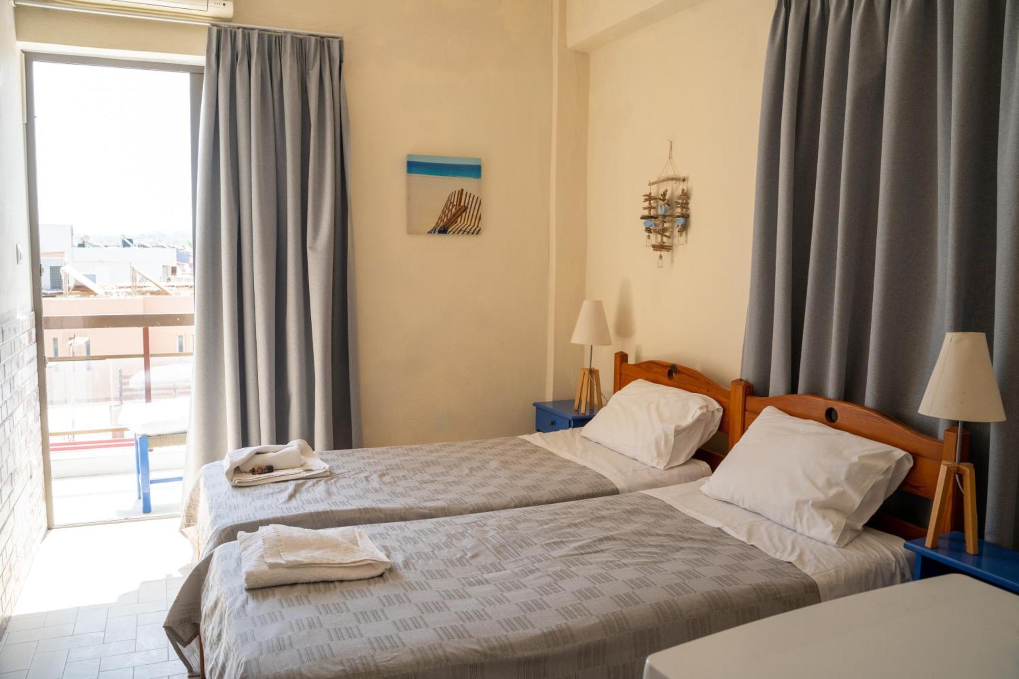 Nefeli Rooms Agia Marina Extérieur photo