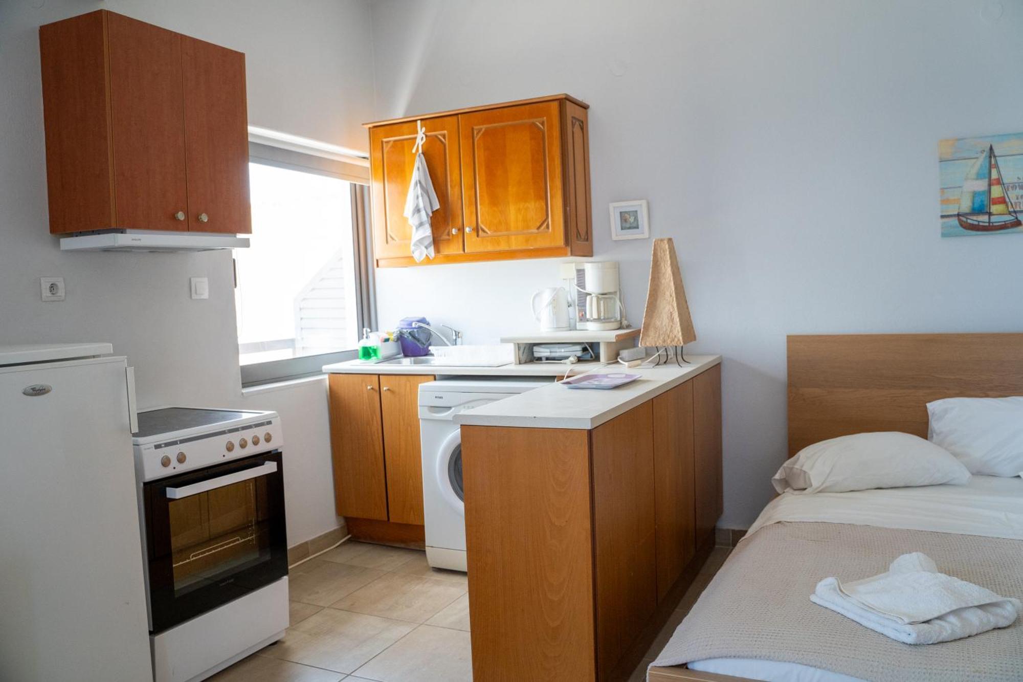 Nefeli Rooms Agia Marina Extérieur photo
