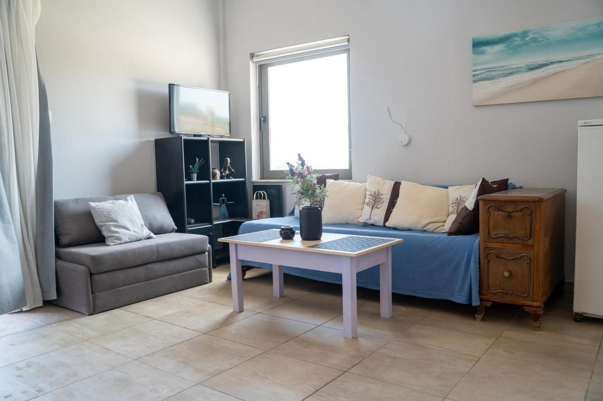 Nefeli Rooms Agia Marina Extérieur photo