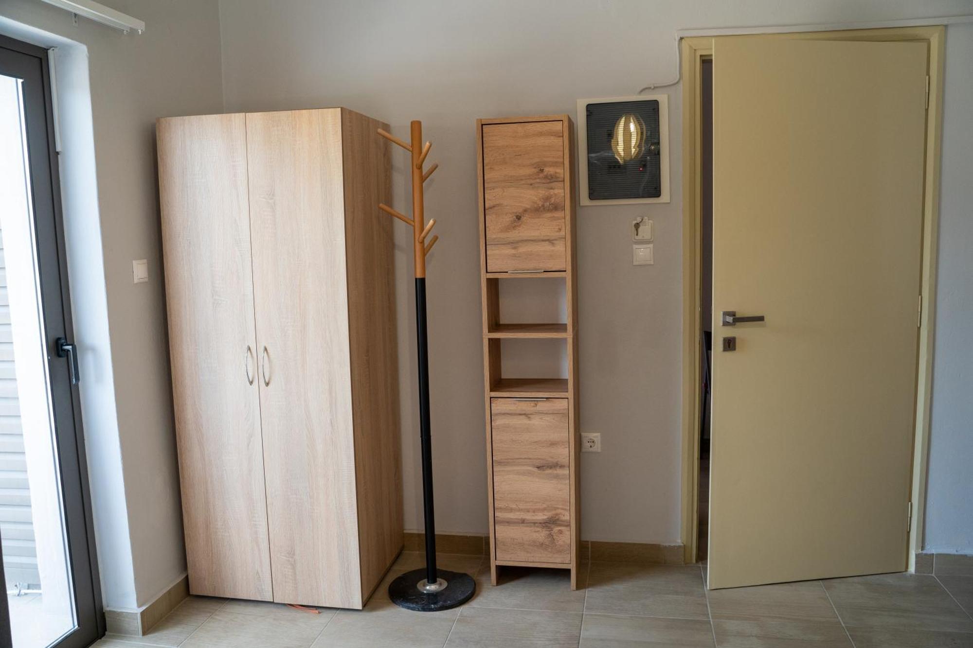 Nefeli Rooms Agia Marina Extérieur photo