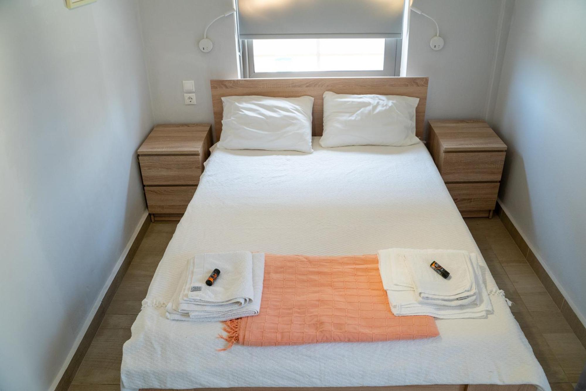 Nefeli Rooms Agia Marina Extérieur photo