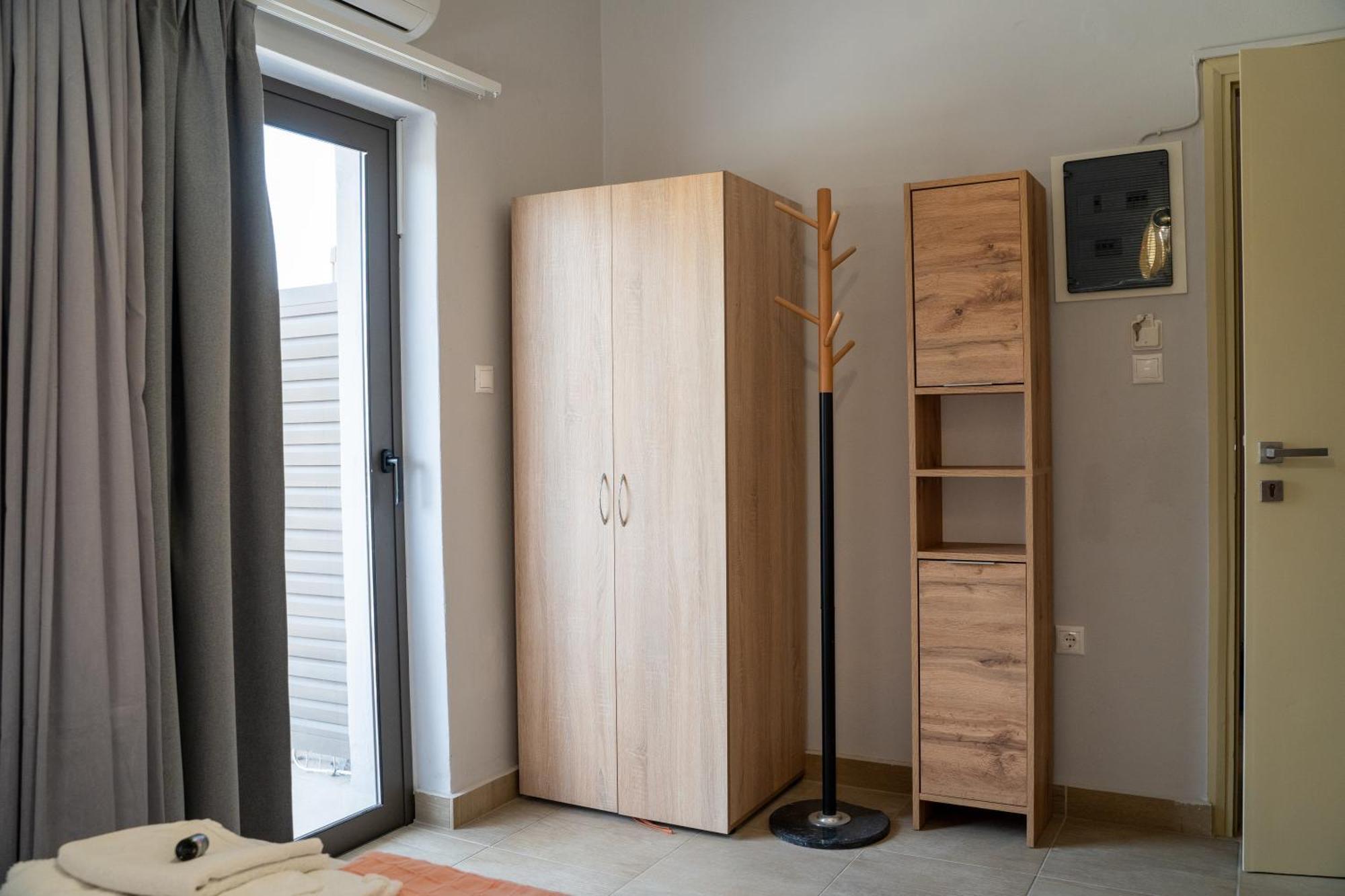 Nefeli Rooms Agia Marina Extérieur photo